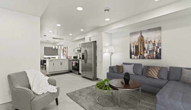 Magnificent Lakeview