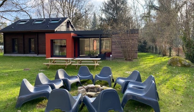 Magnificent lodge in the Fontainebleau forest