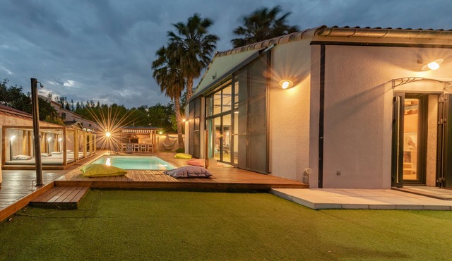 Magnificent LOFT with private heated swimming pool *.