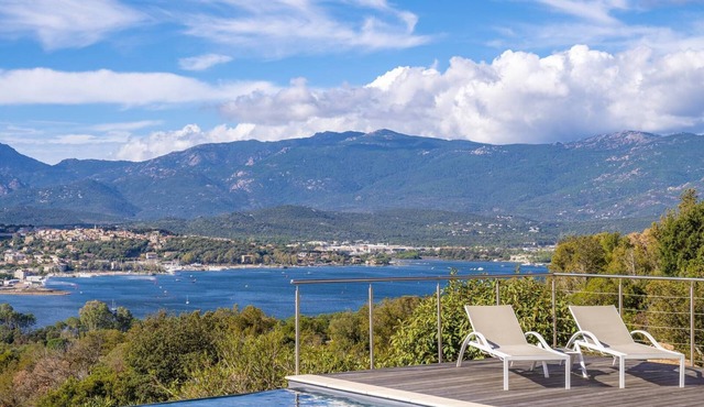 Magnificent LUXURY villa 180° SEA VIEW HEATED SWIMMING POOL