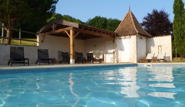 Magnificent Maison de Maître & Cottage Sleeping 14 with Pool & Games Room