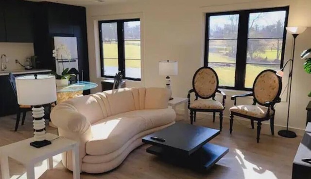 Magnificent Middleburg Getaway: 2BR w Bucolic Views, Solar Power, & Nearby Shops