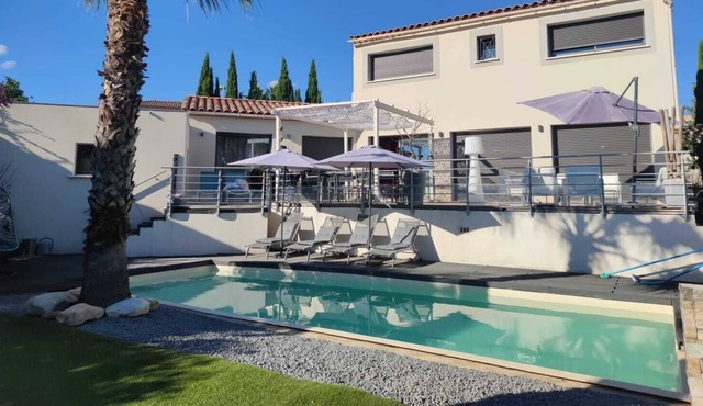 Magnificent modern villa with swimming pool