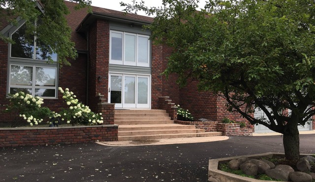 Magnificent Newly renovated 2 bedroom Apartment