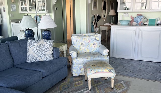 Magnificent Ocean Front. Beautiful five-star. Perfect, quiet get-away.