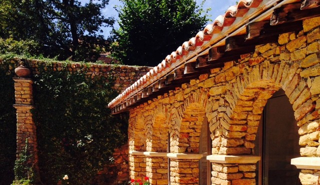 Magnificent presbytery of the 17th century, charming residence.