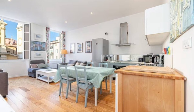 Magnificent provencal, all furnished, beach 300m