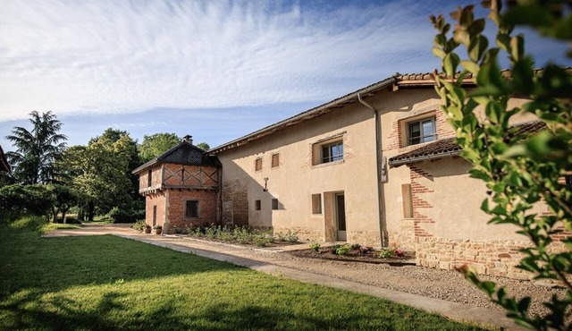Magnificent renovated farmhouse in the heart of nature