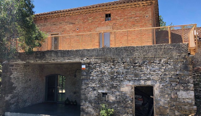 Magnificent renovated farmhouse sleeps 9/11