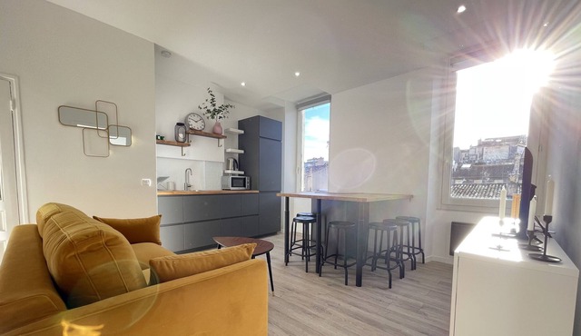 Magnificent renovated T3 on Boulevard Vauban!