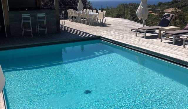 Magnificent sea view villa 500m from the beach and 10min from Porto-Vecchio