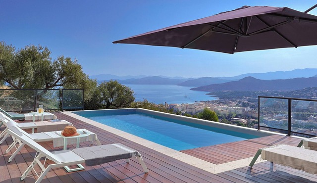 Magnificent sea view, swimming pool, Bodri beach within walking distance