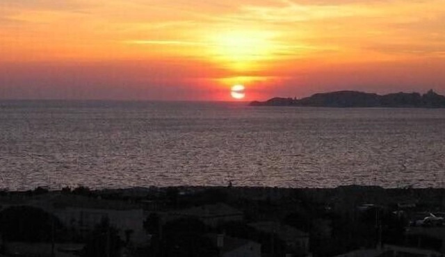 Magnificent sea view, close to the beach, 3-room apartment, 60 m2