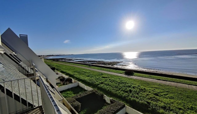 Magnificent sea view, direct access to the beach. 4-person apartment