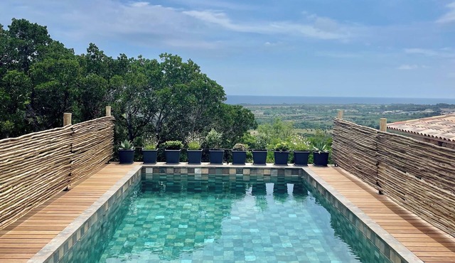 Magnificent sea-view villa with private pool