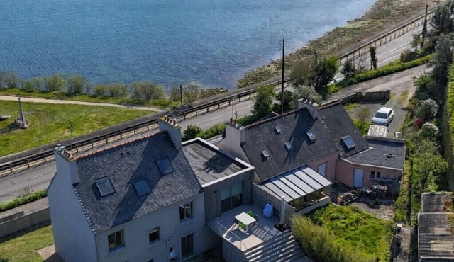 Magnificent sea-view villa with swimming pool at the port of Aber-Wrac’h