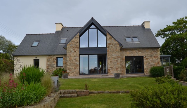 Magnificent seafront villa on the Pink Granite Coast