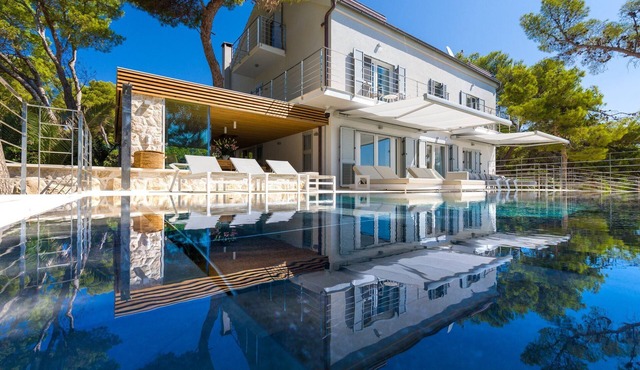 Magnificent Seafront Villa | 10 Bedrooms | Pakleni View