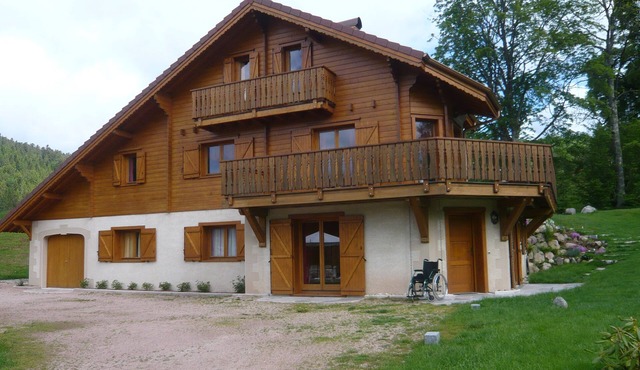 Magnificent spacious apartment with WIFI, ideal for PMR. 3-star rating.