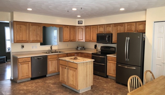Magnificent & Spacious Condo for All of Your PSU Vacations 4.5 Miles from Campus