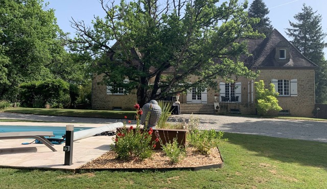 Magnificent stone house set in greenery with private swimming pool