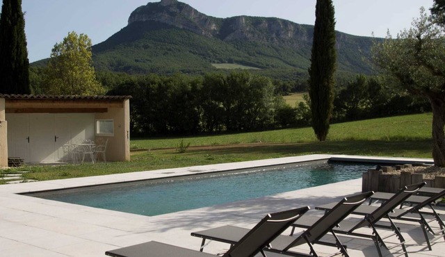 Magnificent stone Mas with swimming pool in the south of the Drôme