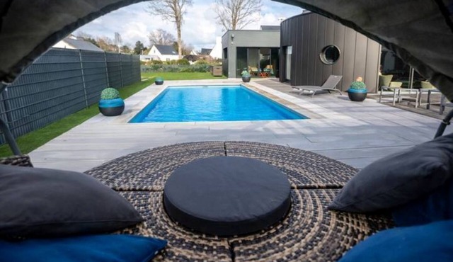 Magnificent swimming pool villa sleeps 8