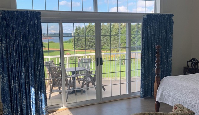 Magnificent two bedroom large balconies amazing water views