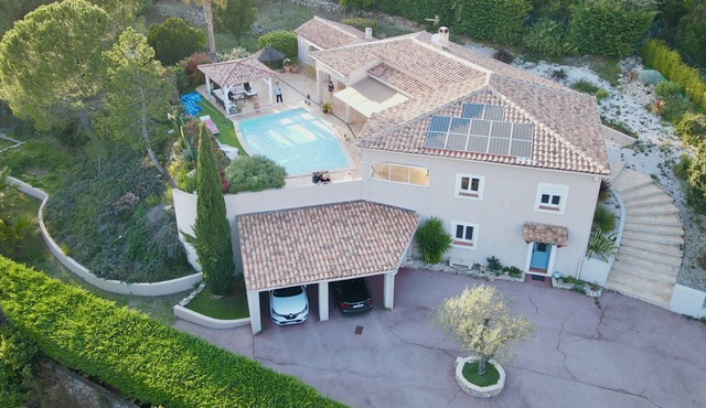 Magnificent villa in Provence verte with swimming pool