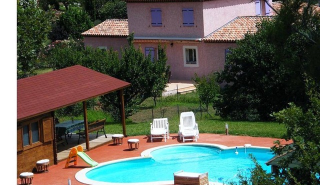 Magnificent villa for 12 with pool and jacuzzi in Provence