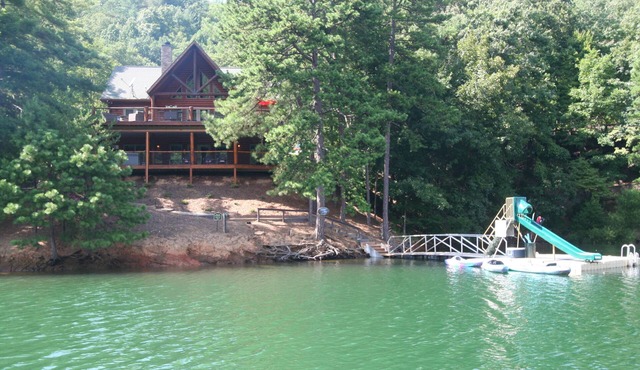 Magnificent views, lakefront, 6 br,cozy, spacious, year-round amenities-all ages