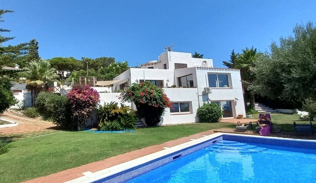 Magnificent villa with swimming pool and stunning beach views on Barcelona Coast