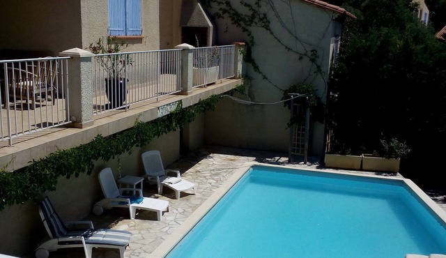 Magnificent villa with pool and billiards in the vineyards