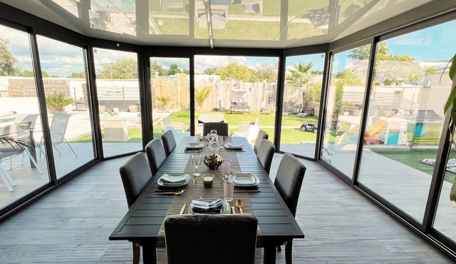 MAGNIFICENT VILLA 260m² Jacuzzi Sauna Boulodrome 5mn from the sea in a quiet area