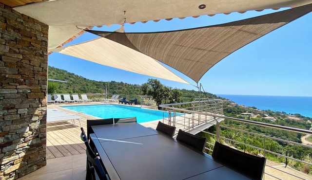 MAGNIFICENT VILLA 350 M2-MOUNTAIN SEA VIEW 10 to 20 pers Prox. Ste Lucie P-Vecchio