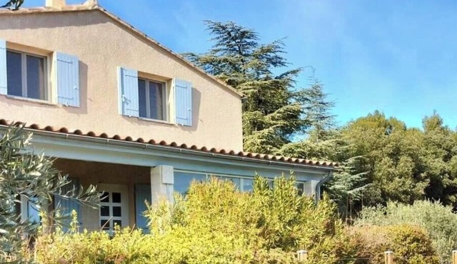 Magnificent villa at the foot of Mont Ventoux