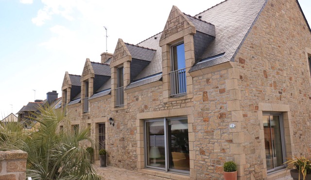 MAGNIFICENT VILLA ETELOISE 200m FROM THE SEA WITH HEATED POOL