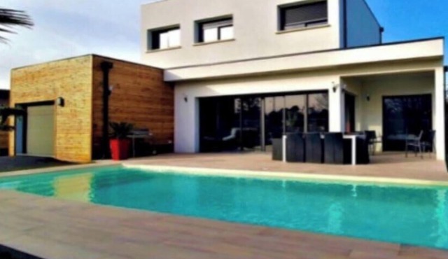 MAGNIFICENT VILLA WITH POOL