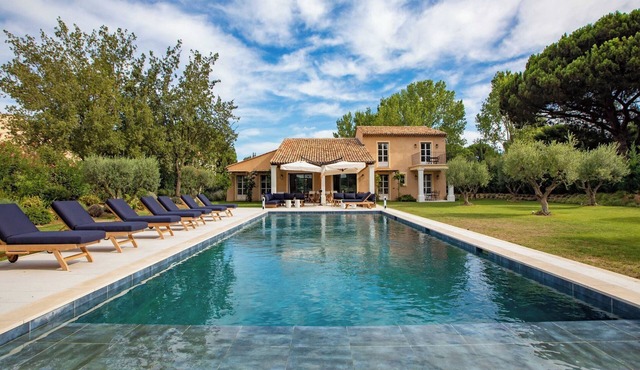 Magnificent villa overlooking the bay of Canebiers