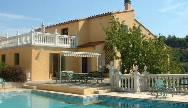 Magnificent villa in 40 acres private ground with magnificent views