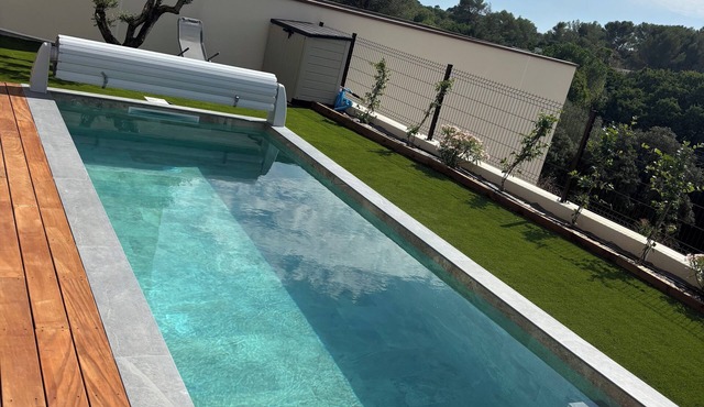 Magnificent villa in a private neighborhood with breathtaking views of the garrigues.