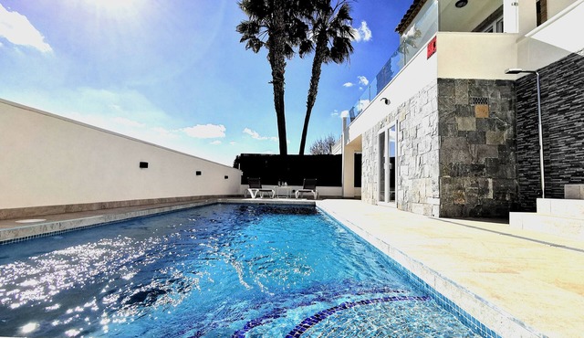 Magnificent villa in Orihuela Costa close to everything with heated pool*