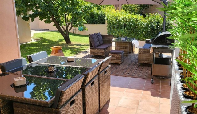 Magnificent Villa, Terrace, Swimming Spa, Garden.