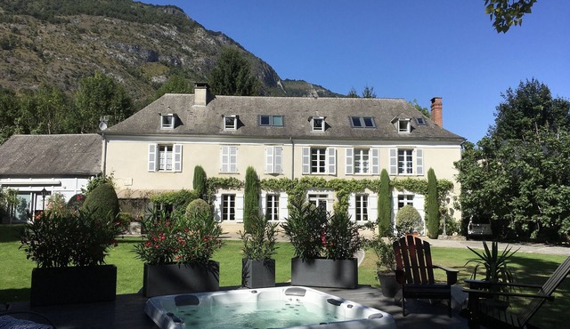 Magnificent villa with heated pool, jacuzzi and sauna, - 20% july/august