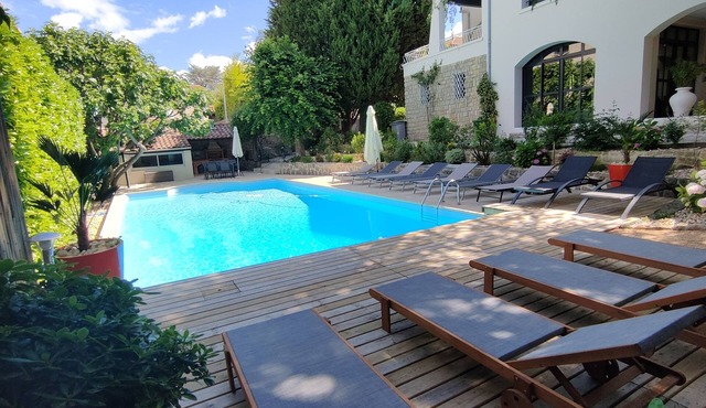 Magnificent villa with swimming pool and gym