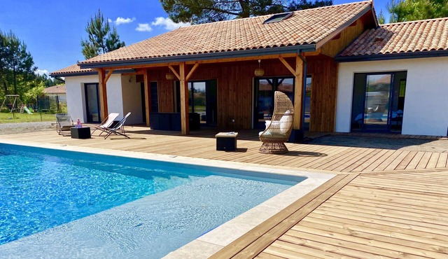 Magnificent villa with heated pool