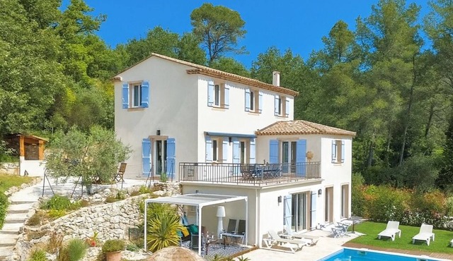 Magnificent Villa with splendide view and heated private pool
