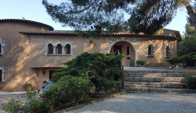 Magnificent Villa With Sea & Mountain Views Close to Nice & St Pauls