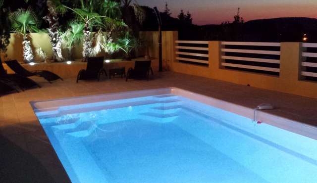 Magnificent Villa with dominant view and heated swimming pool