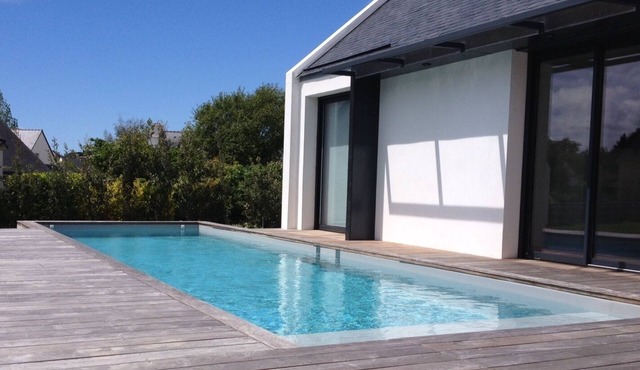 Magnificent villa with heated pool close to beaches